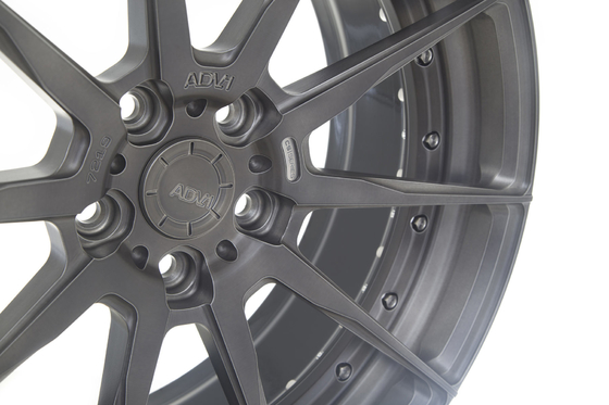 ADV10 M.V2フェラーリは車輪を造った