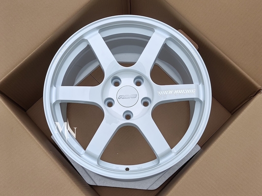 ダッシュ白い18X9.5 +38 SとVolkの競争TE37冒険談+45 5x114.3 5X120