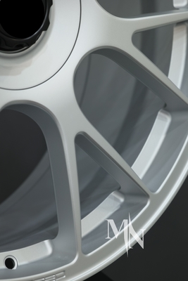 Rotiform TUF Forged ホイール